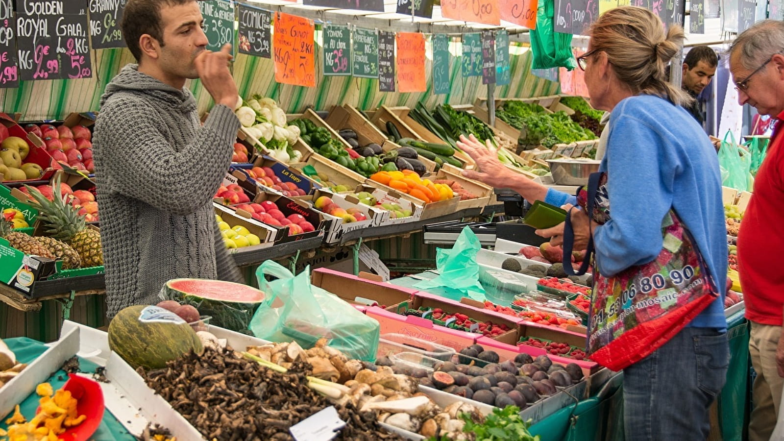 Marché hebdomadaire de Luzy