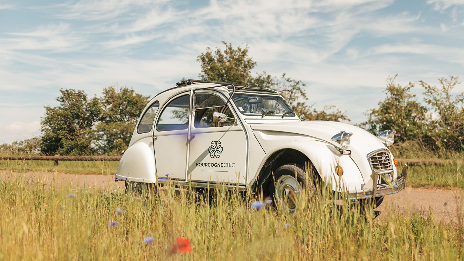 Bourgogne Chic • Location de 2CV