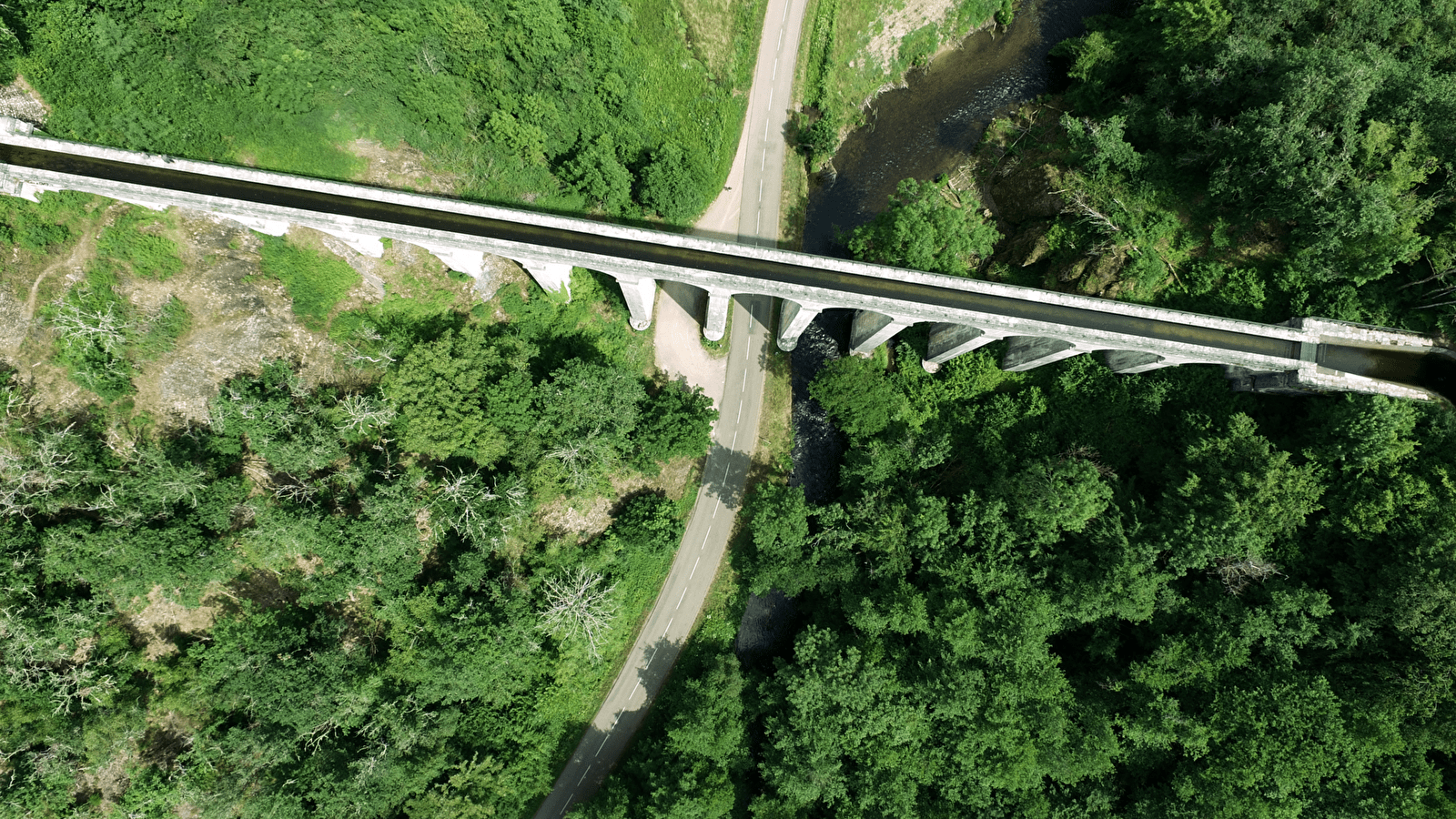 L'Aqueduc de Montreuillon