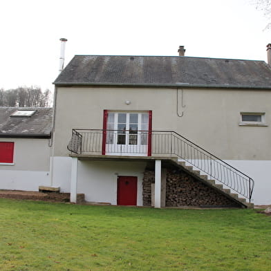 La maison au bord du lac de Pannecière