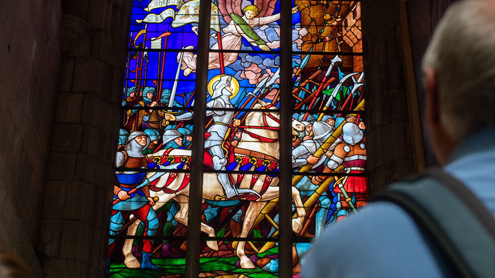 Découverte de la cathédrale, à travers la magie des couleurs médiévales !