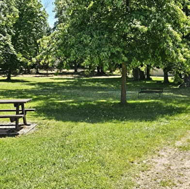 Aire de pique-nique + parking 'Voie Verte'