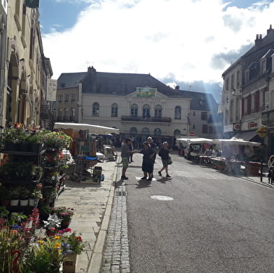 Marché hebdomadaire de Lormes